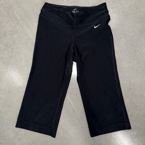 Nike Black Women’s Dri-FIT Cropped Yoga Leggings